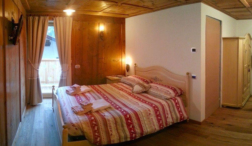 Beb La Stube Dei Partel Bed & Breakfast Ziano Di Fiemme Exterior photo